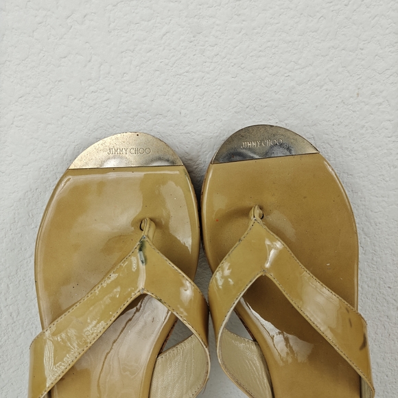 JIMMY CHOO AUTH $699 Women Beige Patent Leather Pence Thong Wedge Sandals Sz 11 - Picture 9 of 13